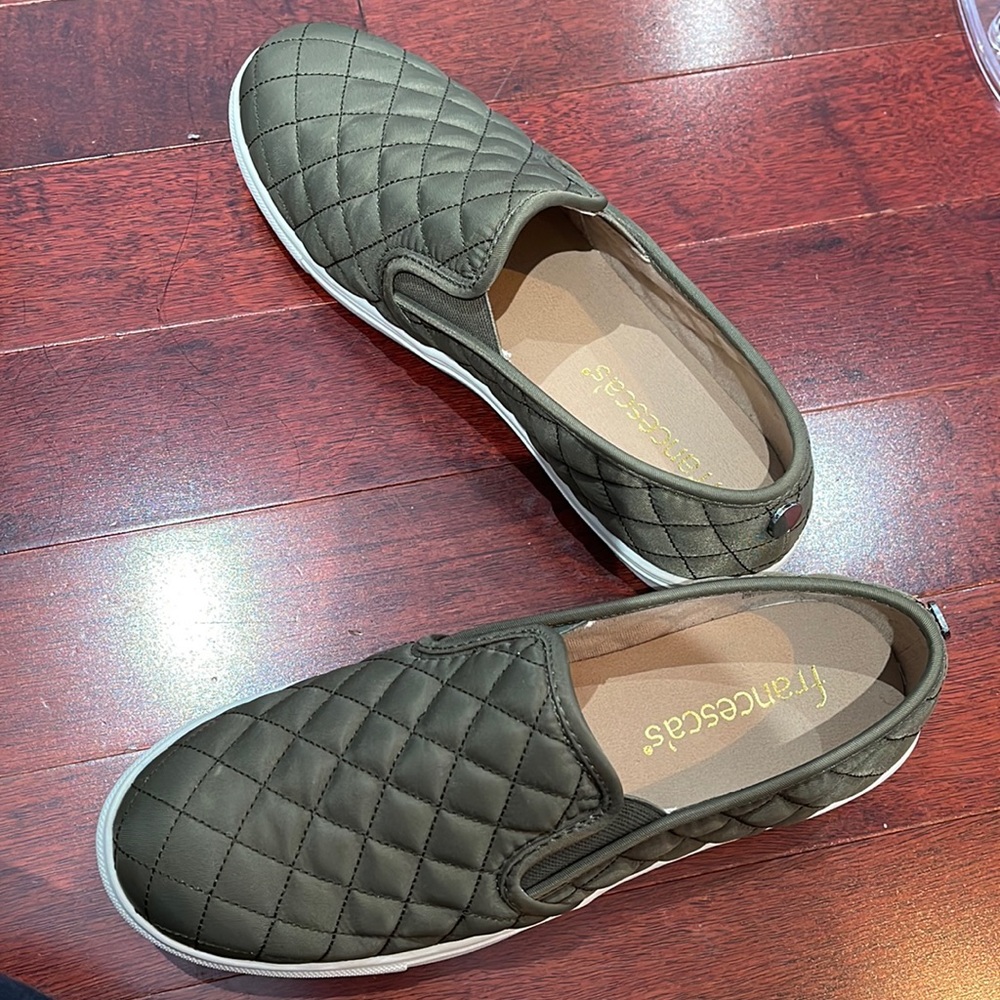 Hunter green Francesca’s shoes